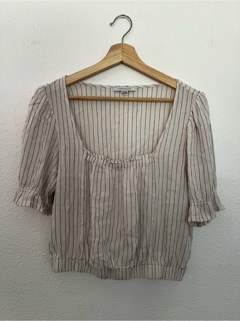 AE cropped top